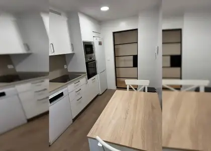 Habitación en piso compartido de 4 habitaciones en alquiler en Oviedo, solo para profesionales. en Oviedo
