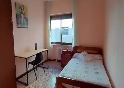 Habitación en piso compartido de 6 habitaciones en alquiler en Salamanca, solo estudiantes en Salamanca
