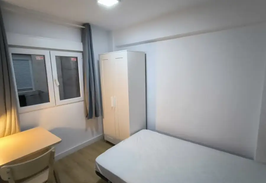 Habitación en piso compartido en Alicante (Alacant) en Alicante (Alacant)
