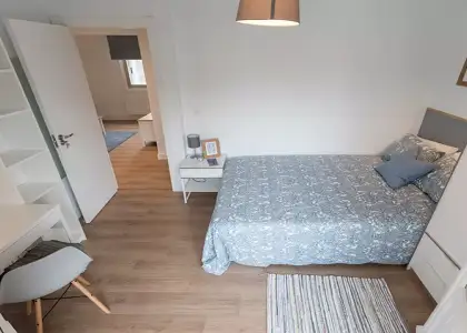 Habitación en piso compartido en Bilbao con balcón privado en Bilbao