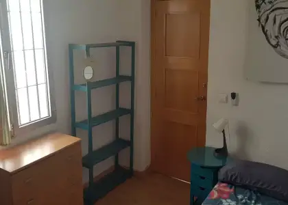 Habitación en un apartamento compartido de 3 habitaciones en alquiler en San Pedro, con todos los gastos incluidos. en Córdoba