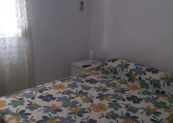 Habitación en un apartamento compartido de 8 habitaciones en Cruz del Humilladero. Se admiten parejas. en Málaga