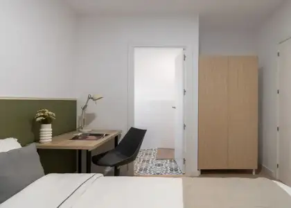 Habitación en un piso compartido de 15 habitaciones en alquiler en El Raval. en Barcelona
