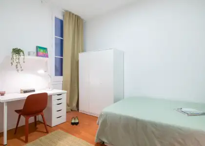 Habitación en un piso compartido de 6 habitaciones en alquiler en la Dreta de l'Eixample, solo para profesionales. en Barcelona