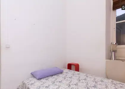 Increíble loft con cama doble, cocina y baño privado en alquiler en el centro de la ciudad de Granada en Granada