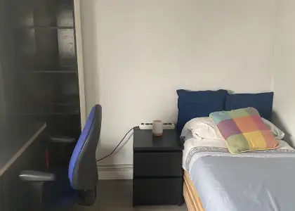 Se alquila habitación en piso compartido de 3 habitaciones en Bengoetxe, todos los gastos incluidos. en Bilbao