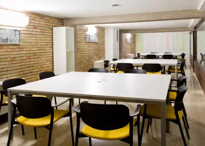 Se alquila habitación en piso compartido en Ensanche-Zabalgunea, solo estudiantes en Pamplona