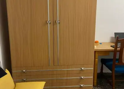 Se alquila habitación en piso de 3 dormitorios en Alicante en Alicante (Alacant)