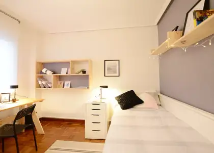Se alquila habitación en piso de 4 dormitorios en Ametzola en Bilbao